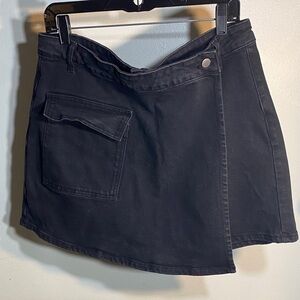 Chic Black Wrap Skort with Pocket